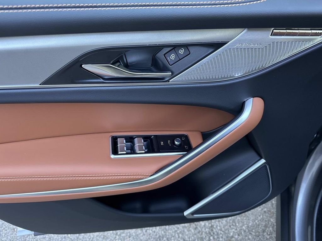 2026 Jaguar F-Pace R-Dynamic S - Photo 18