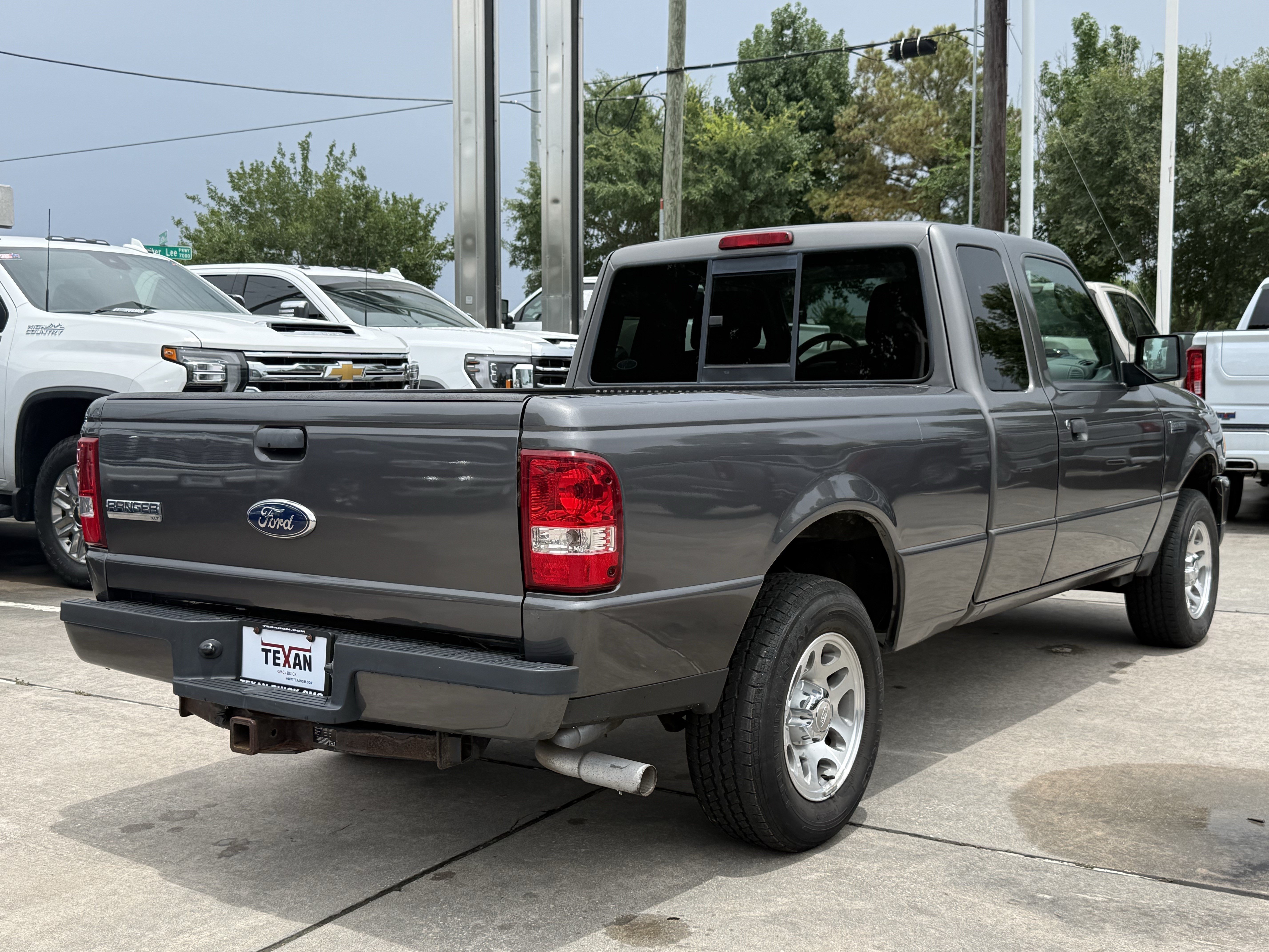 Used 2011 Dark Shadow Gray Metallic Ford XLT image 4