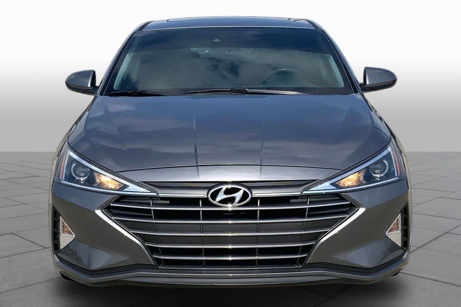 Used 2020 Machine Gray Hyundai Value Edition image 3