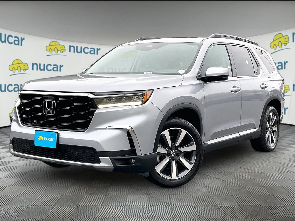 Used 2024 Lunar Silver Metallic Honda Touring image 3