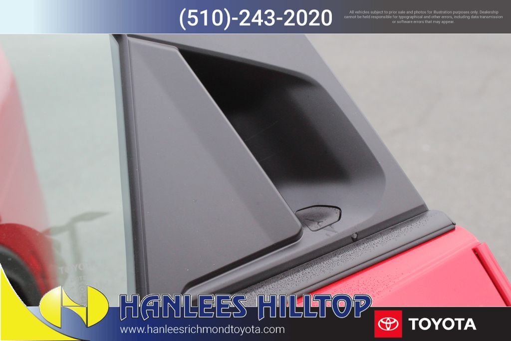 2026 Toyota Prius Plug-in Hybrid SE - Photo 14