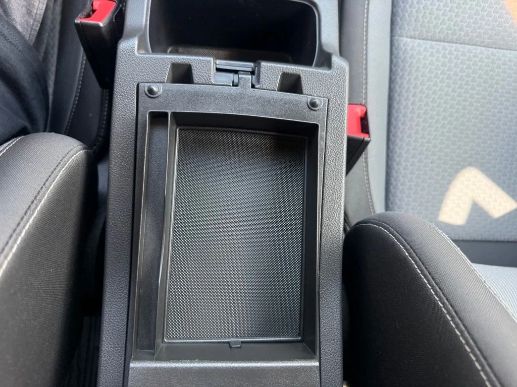 Used 2018 Black Ford SE image 30