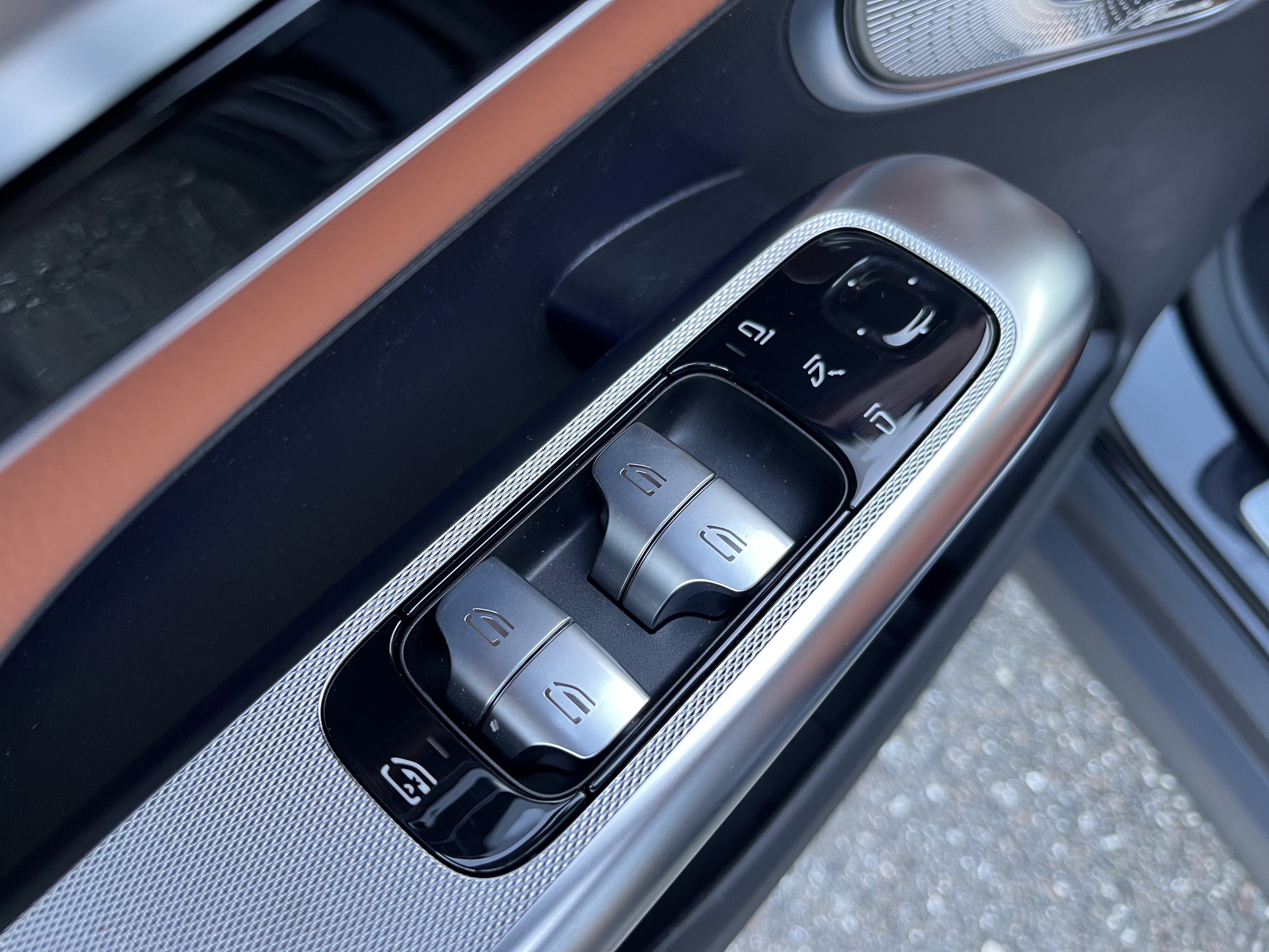 New 2026 Obsidian Black Metallic Mercedes-Benz GLC 300 image 12