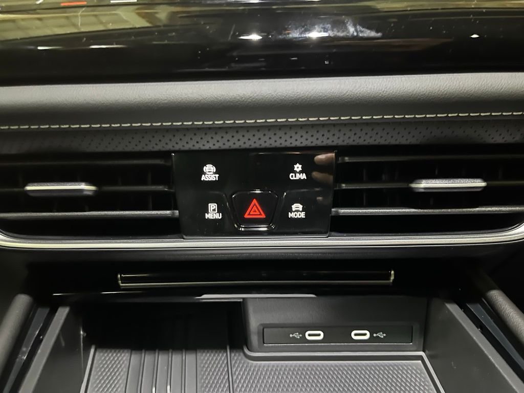New 2026 Green Volkswagen 2.0T SE w/Technology image 15