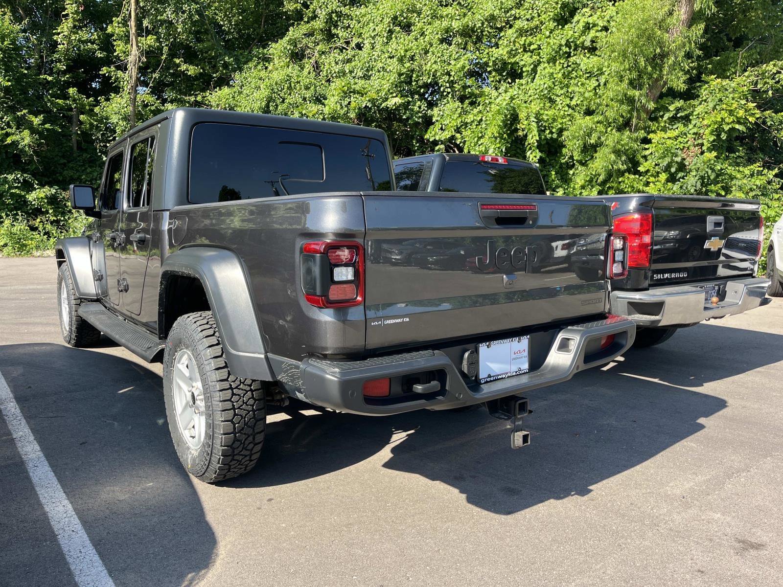 Used 2020 Granite Crystal Metallic Clearcoat Jeep Sport S image 4