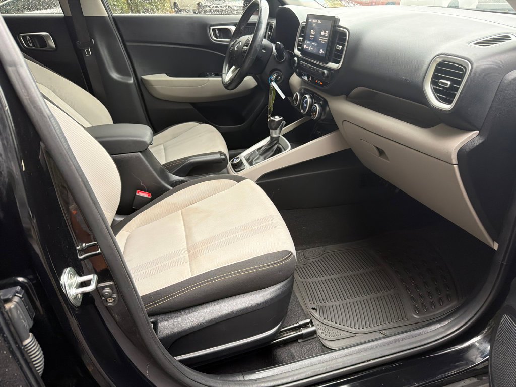 2022 Hyundai Venue SEL - Photo 13