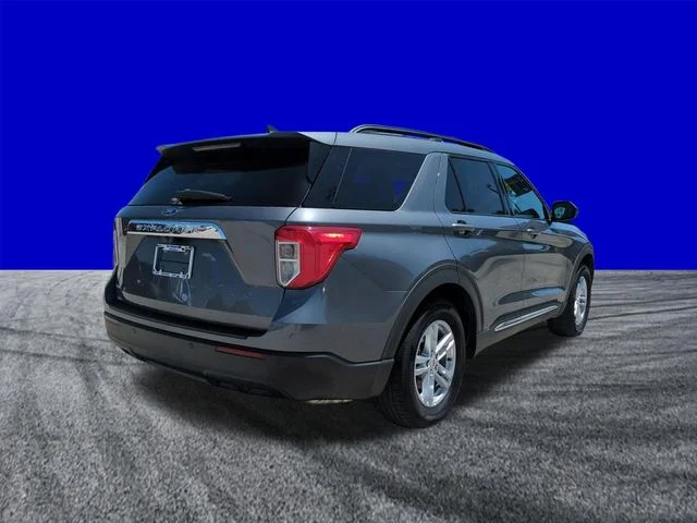 Used 2023 Gray Metallic Ford XLT image 4