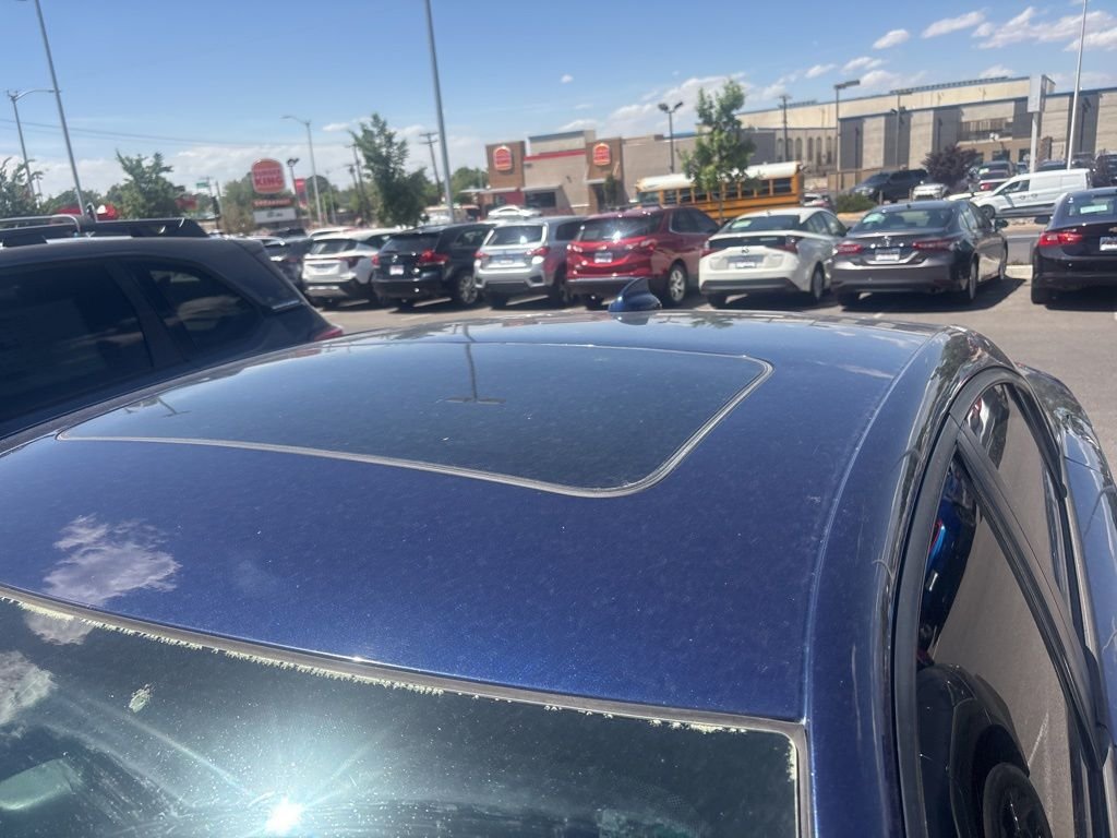 Used 2015 Blue Dodge SXT image 6