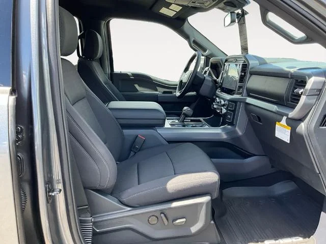 New 2026 Carbonized Gray Metallic Ford XLT image 31