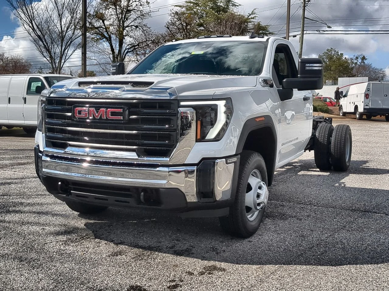 New 2026 Summit White GMC Pro image 4