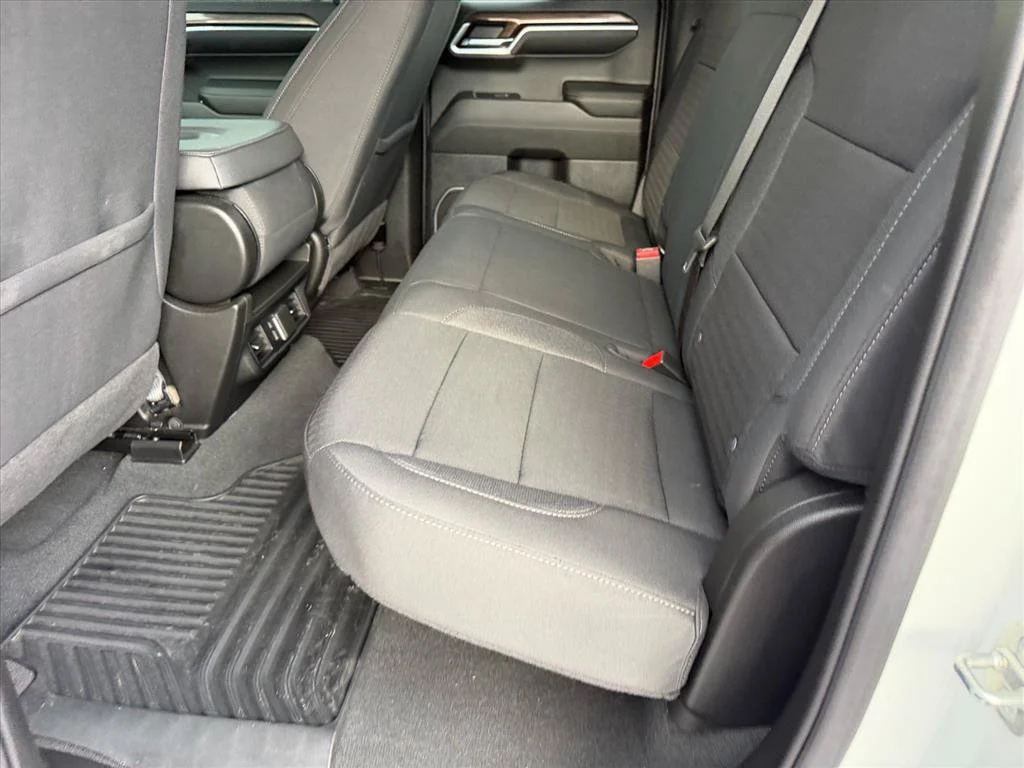 Used 2024 White Chevrolet LT image 16