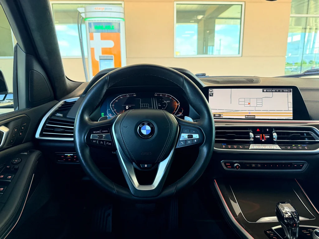 Used 2022 Arctic Grey Metallic BMW xDrive40i image 15