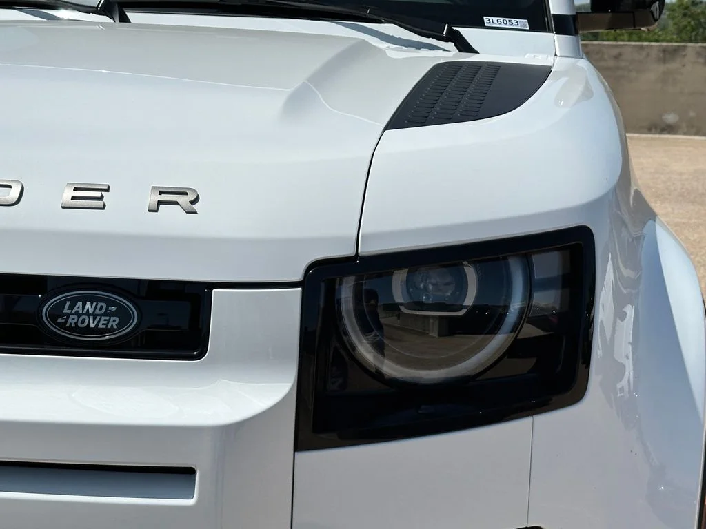 Certified Used 2026 Fuji White Land Rover S image 4