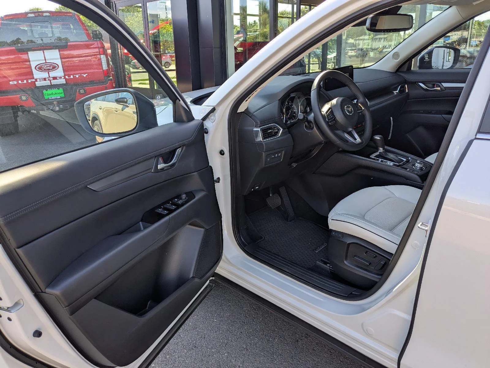 2025 Mazda CX-5 S Preferred package - Photo 16