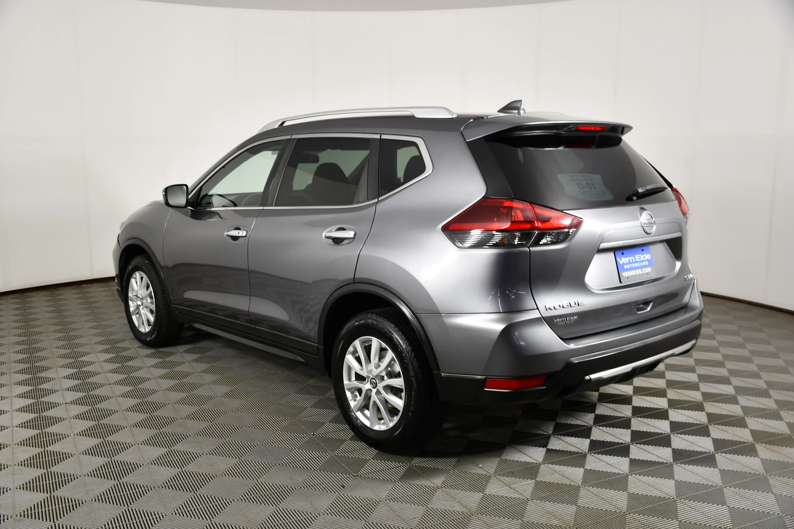 Used 2018 Gun Metallic Nissan SV image 8