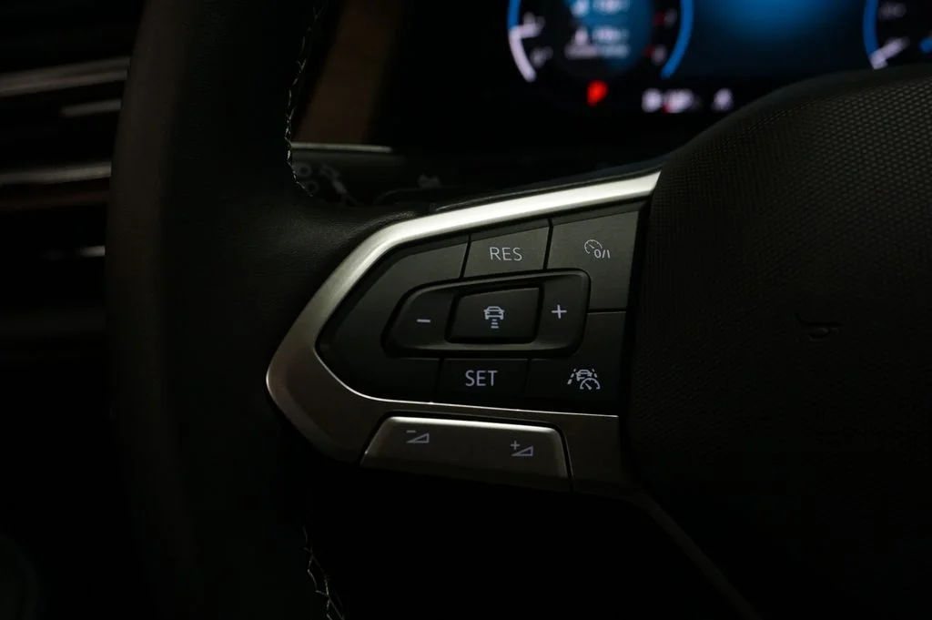 New 2026 Opal White Volkswagen 2.0T SE image 23