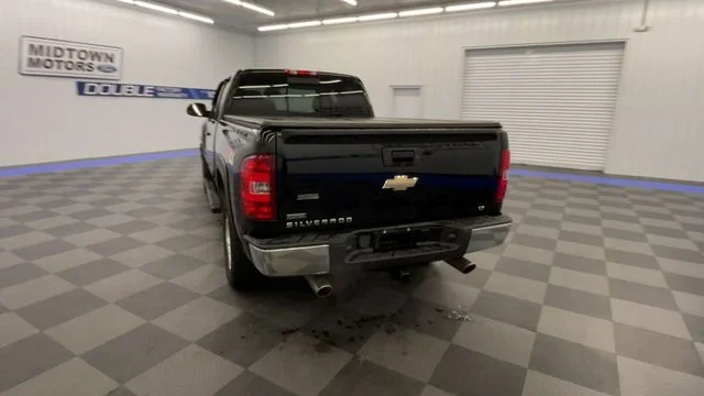 Used 2011 Black Chevrolet LT image 7