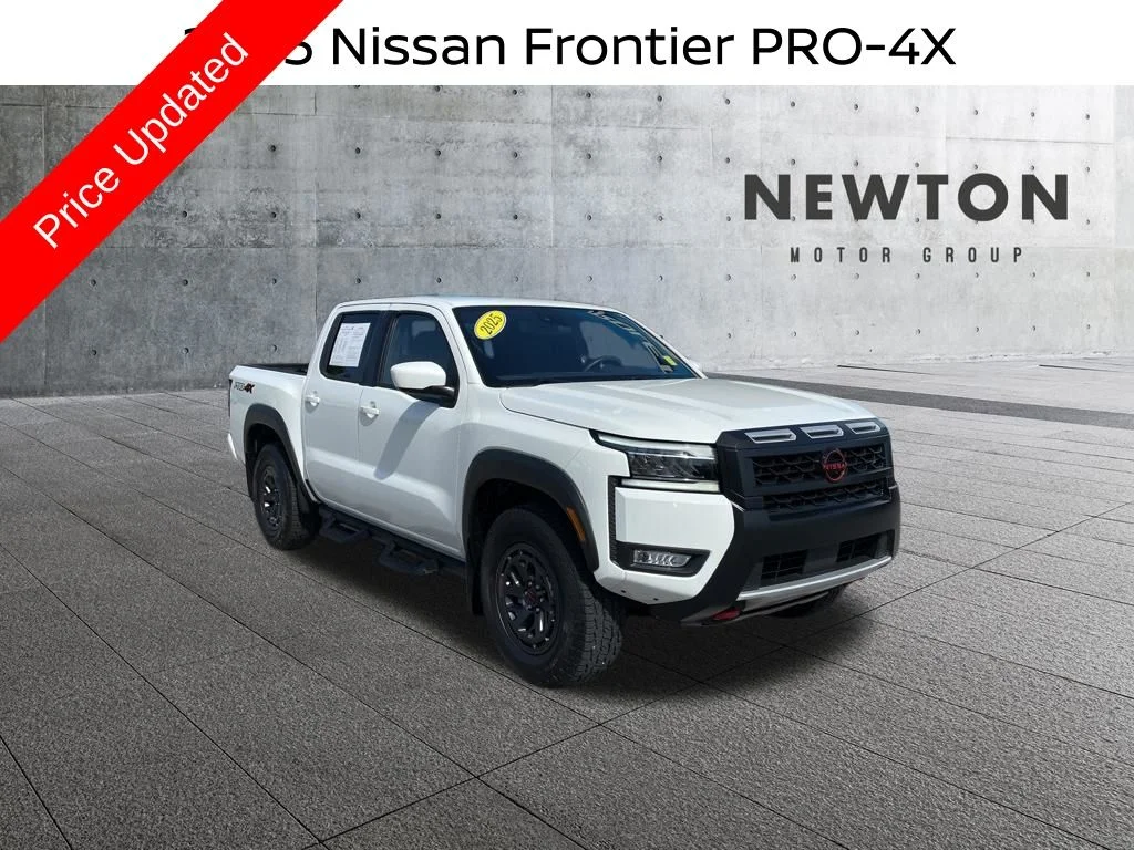 2025 Nissan Frontier PRO-4X Crew Cab 4X4's photo