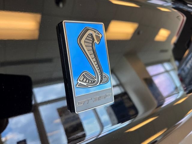 Used 2016 Magnetic Ford Shelby GT350 image 5