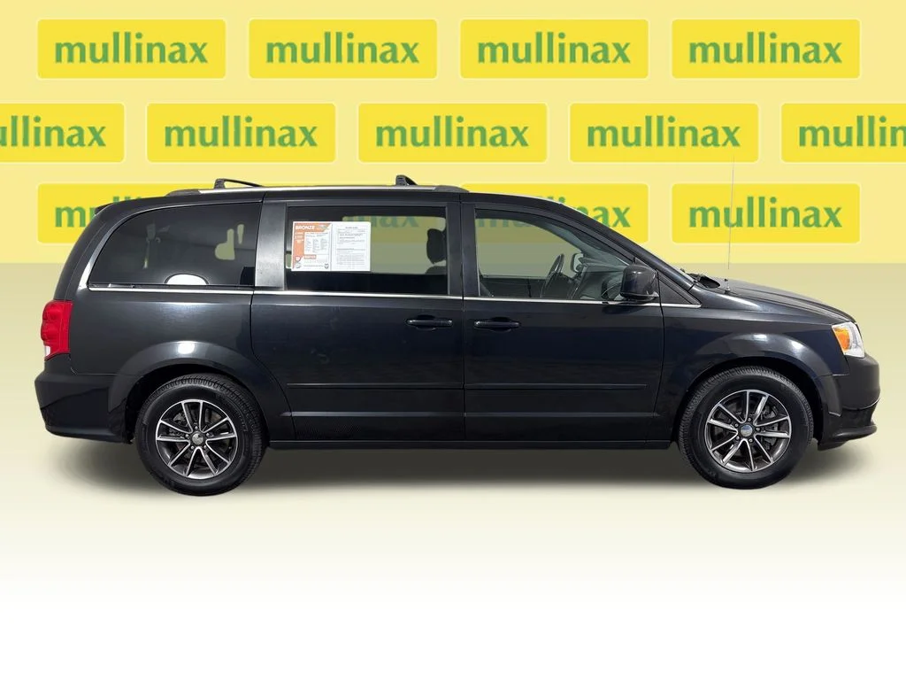 Used 2017 Dodge Grand Caravan SXT with VIN 2C4RDGCG2HR848394 for sale in Vero Beach, FL