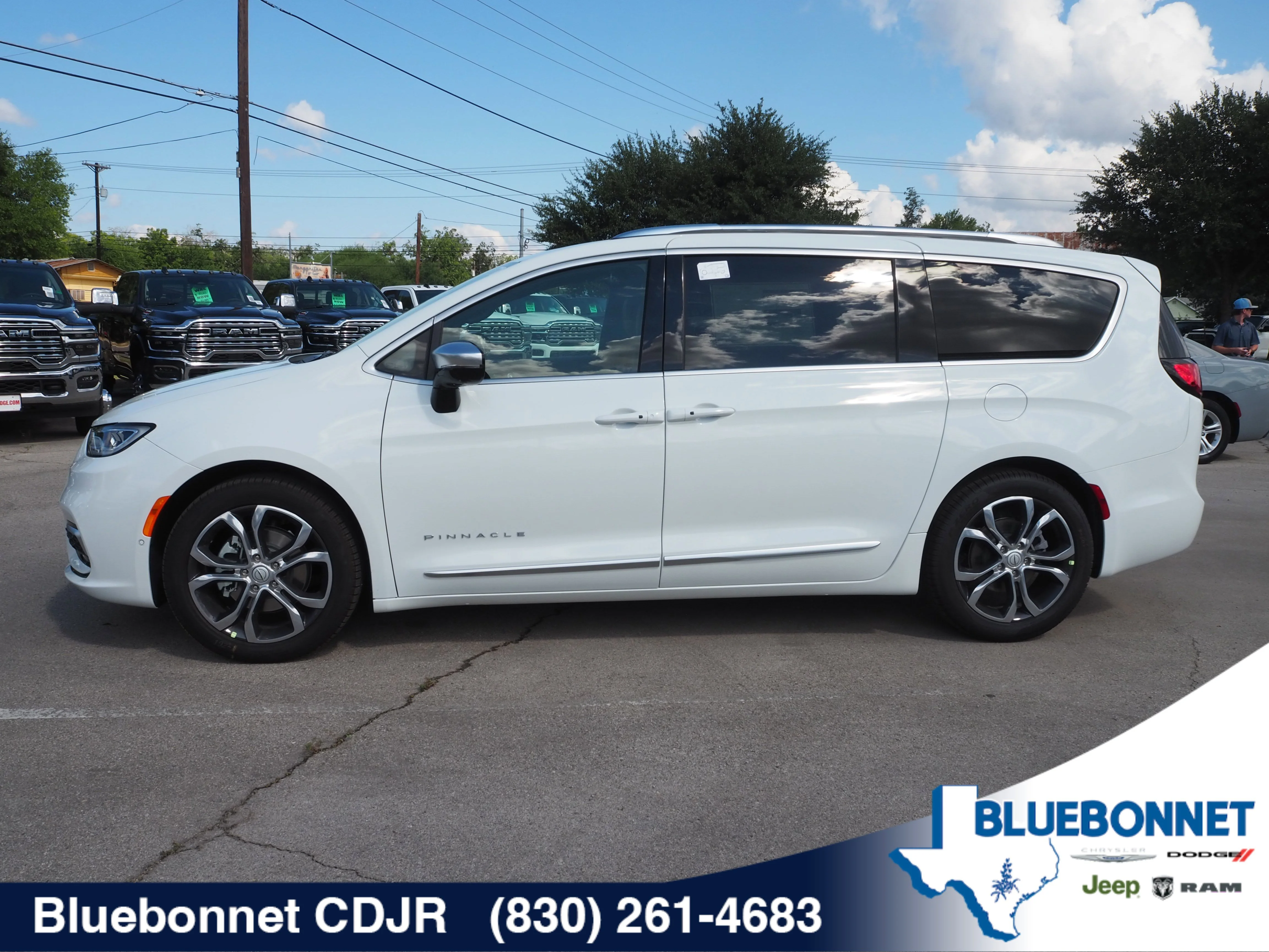 2026 Chrysler Pacifica Pinnacle's photo