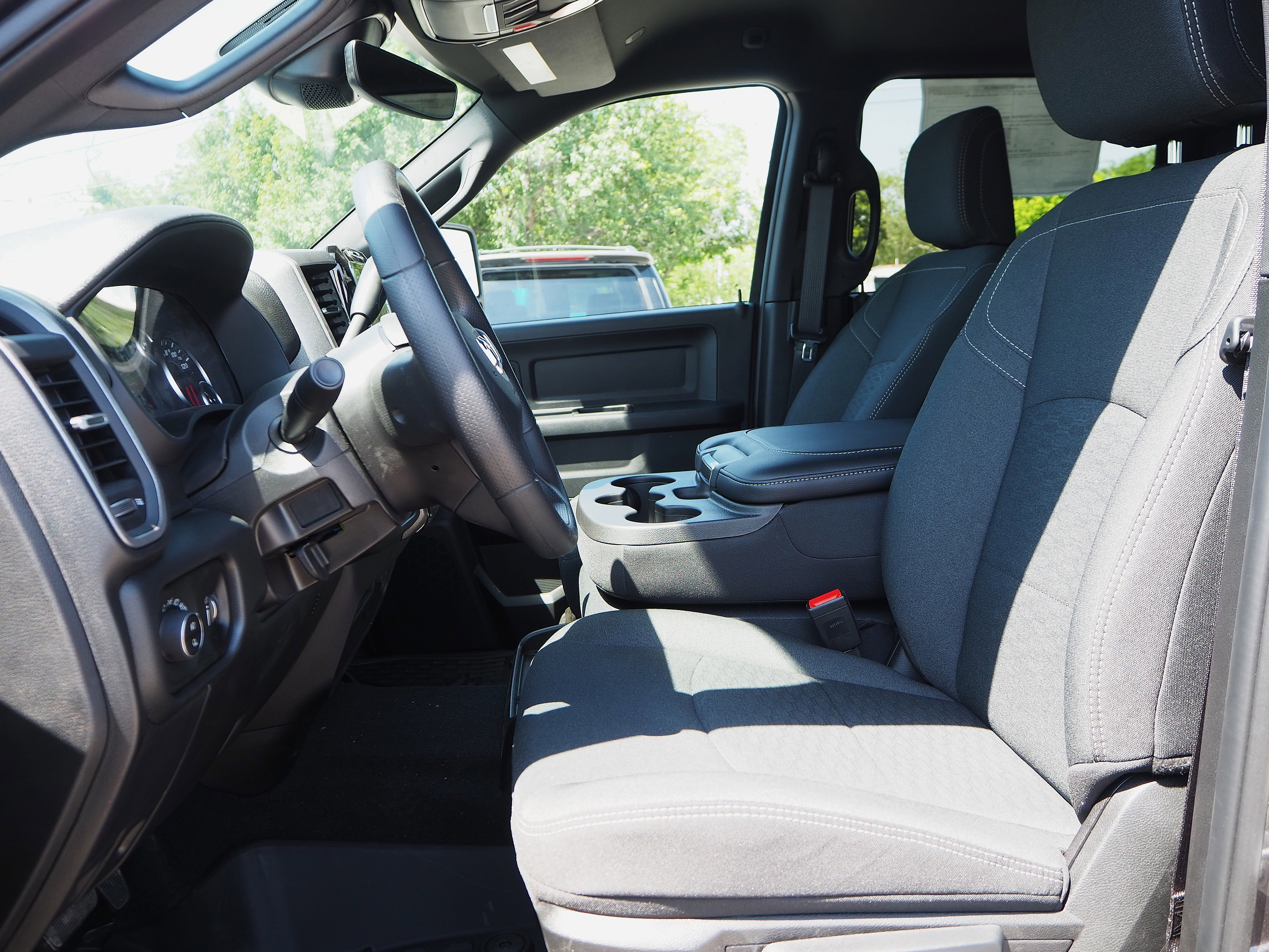 2025 RAM 2500 Tradesman - Photo 10