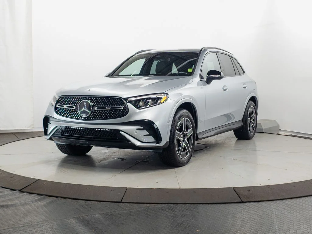 Used 2025 Cirrus Silver Metallic Mercedes-Benz GLC 350e image 3