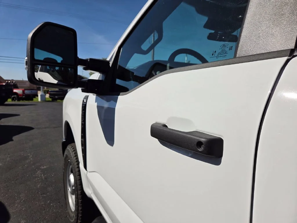 New 2027 Oxford White Ford F-350® XL image 18