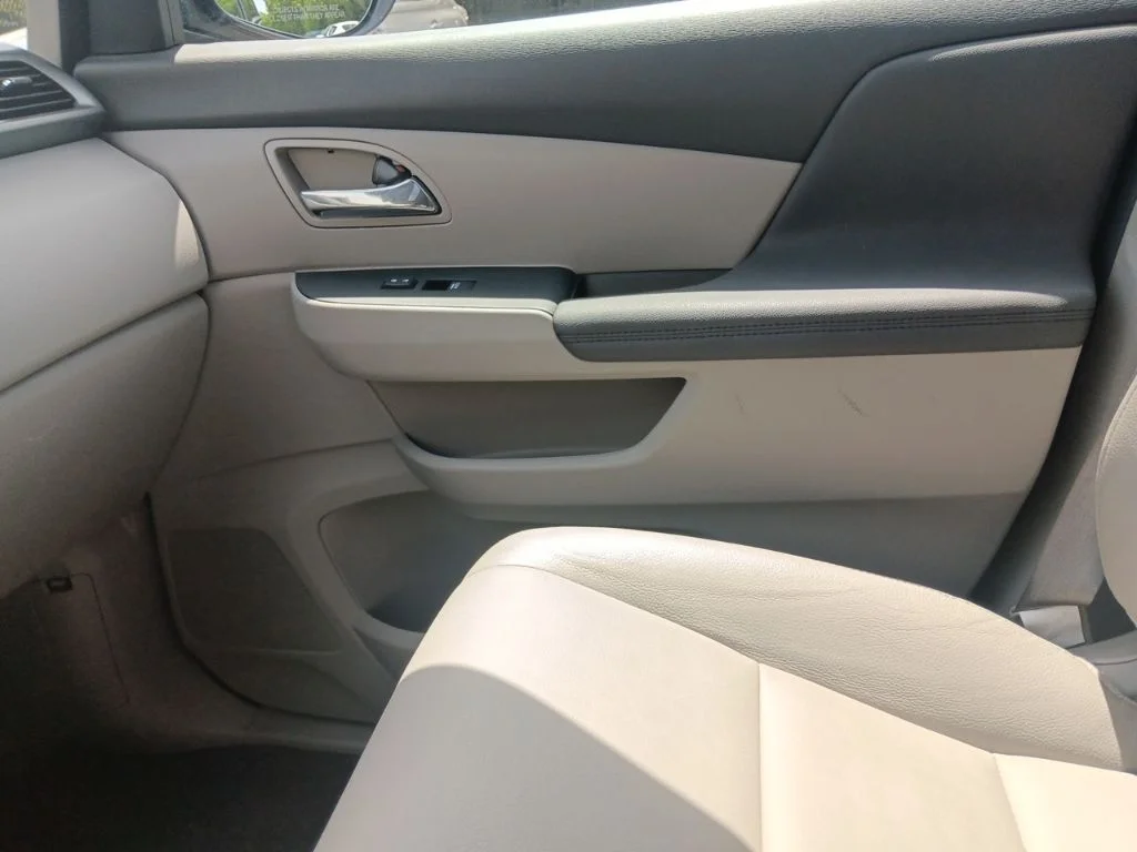 Used 2016 Modern Steel Metallic Honda EX-L image 27