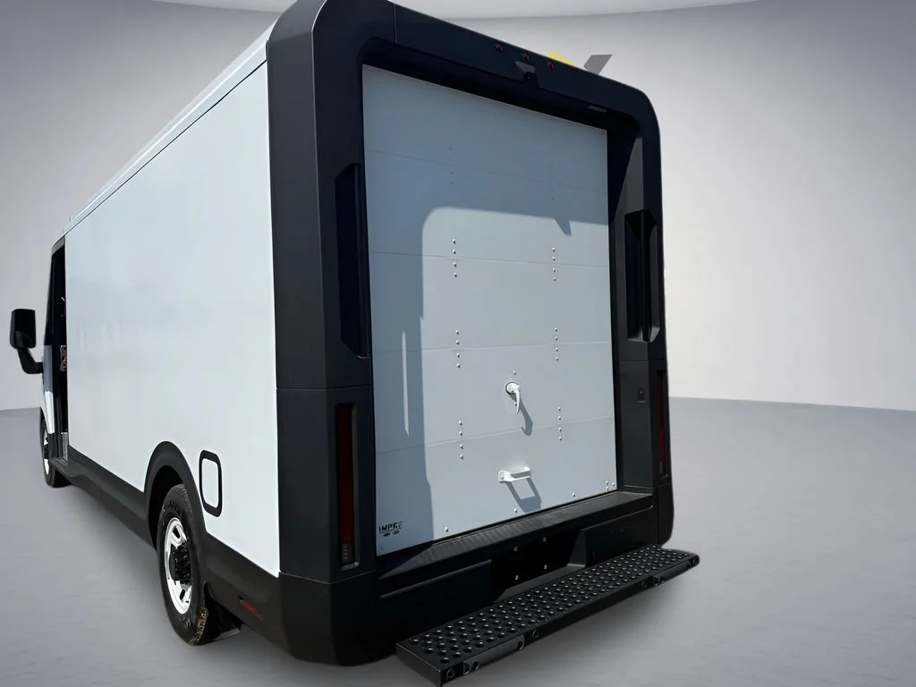 Used 2024 Oyster White BrightDrop EJY image 90