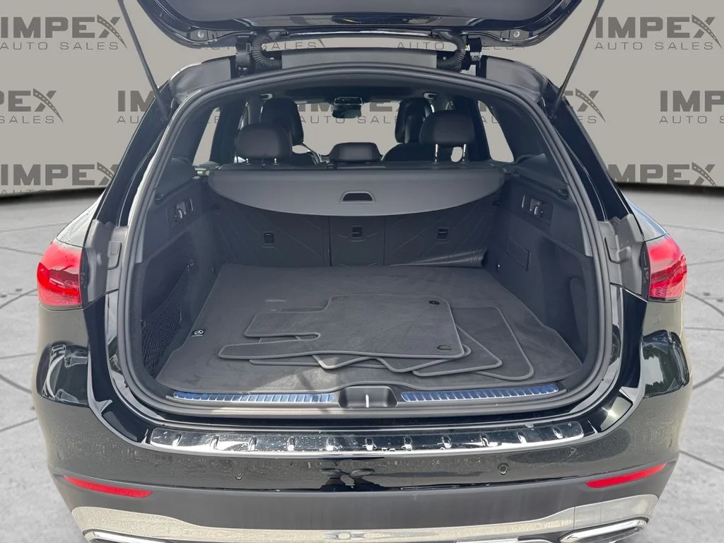 Used 2025 Black Mercedes-Benz GLC 300 image 17