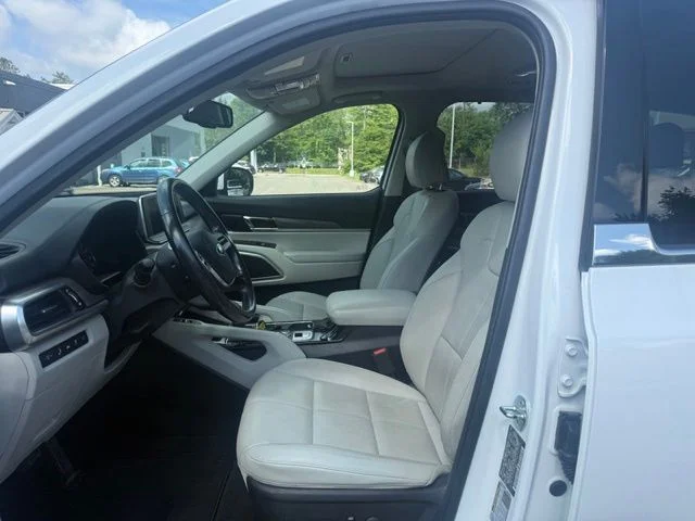 Used 2021 White Kia EX image 10