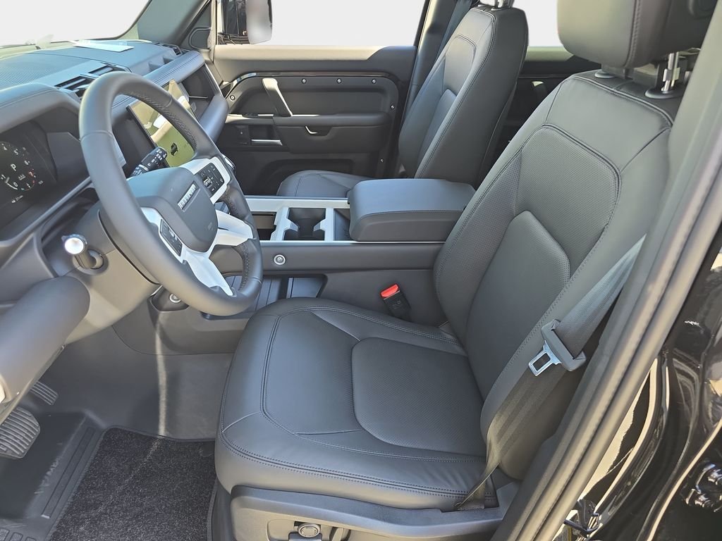 New 2026 Santorini Black LAND ROVER S image 15