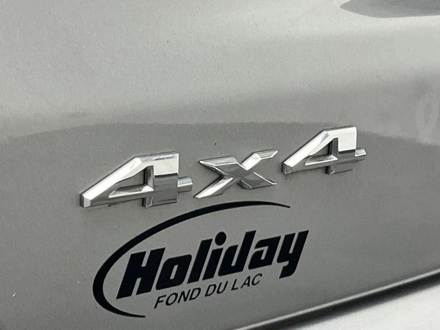 Used 2020 Billet Silver Metallic Clearcoat Jeep Latitude image 27