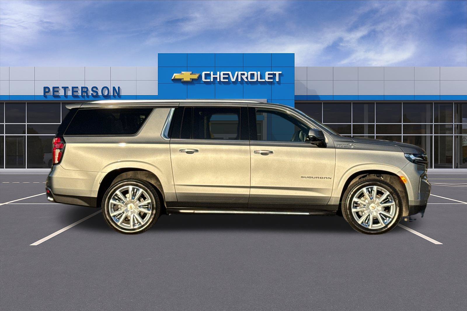Used 2023 Gray Chevrolet High Country image 3