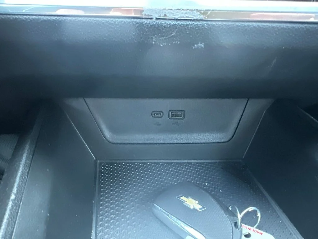 Used 2025 Green Chevrolet LT image 19