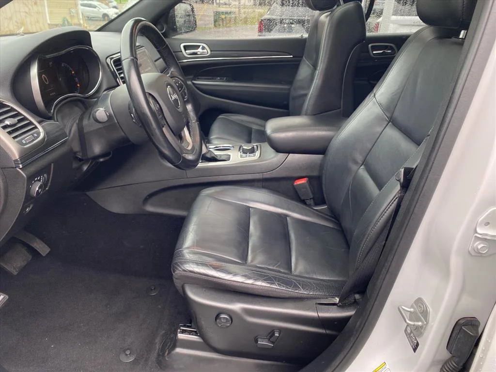 Used 2021 Bright White Clearcoat Jeep Limited image 9