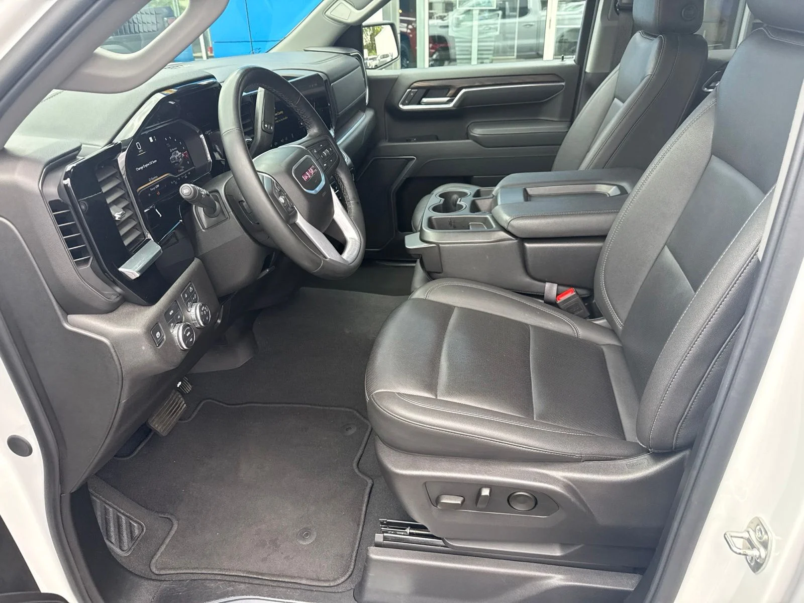 Used 2025 White GMC SLT image 12