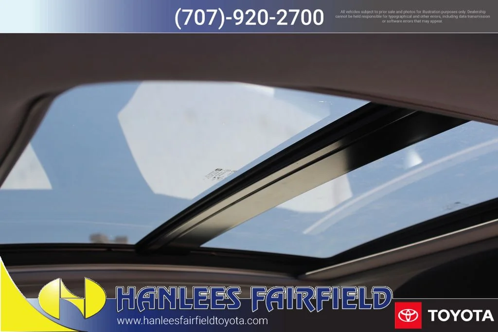 Used 2020 White Chevrolet LT image 13
