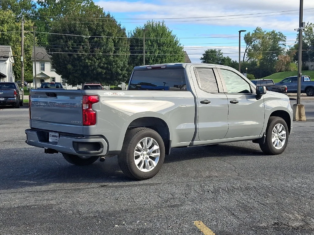 Used 2025 Slate Gray Metallic Chevrolet Custom image 6