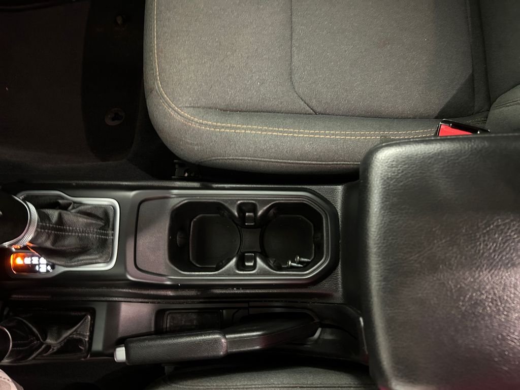 Used 2024 Red Jeep Sport S image 23