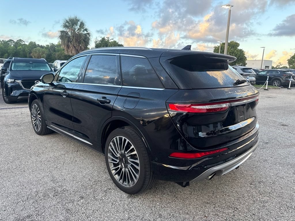 Used 2020 Black Lincoln Reserve image 3