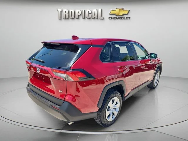 Used 2025  Toyota LE image 5