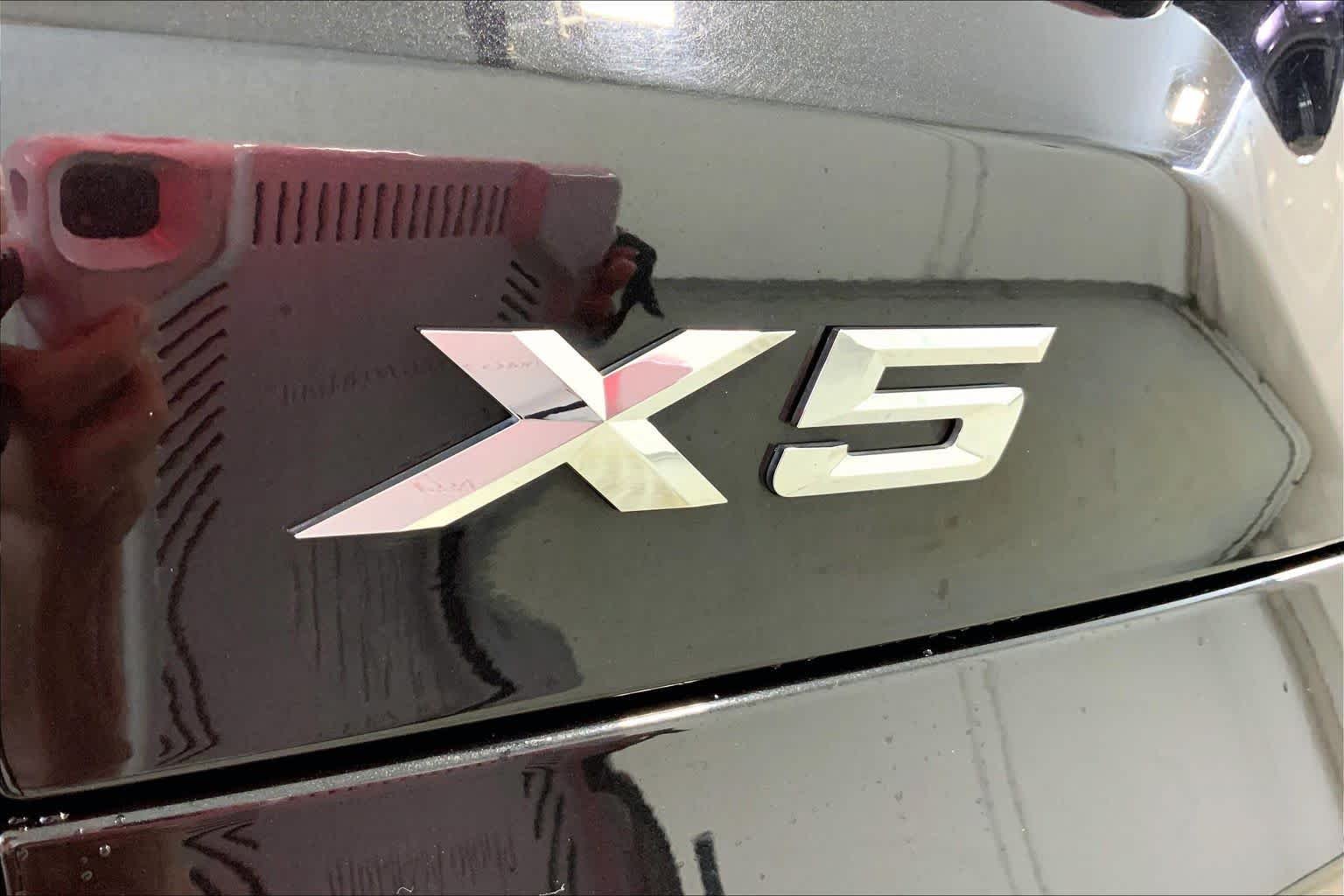 Used 2021 Alpine White BMW xDrive40i image 29