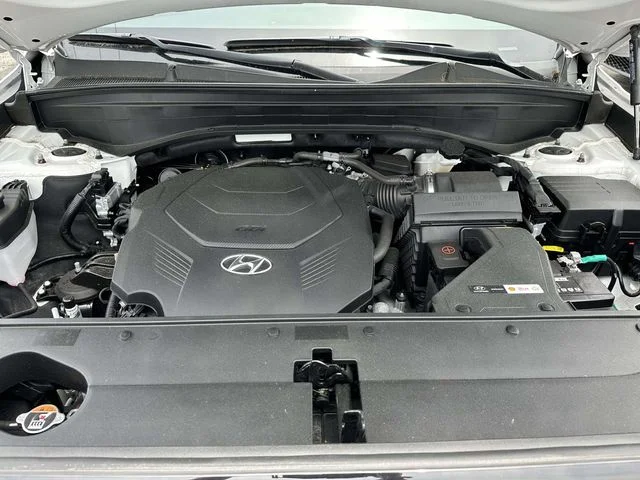 Used 2023 White Hyundai SEL image 13