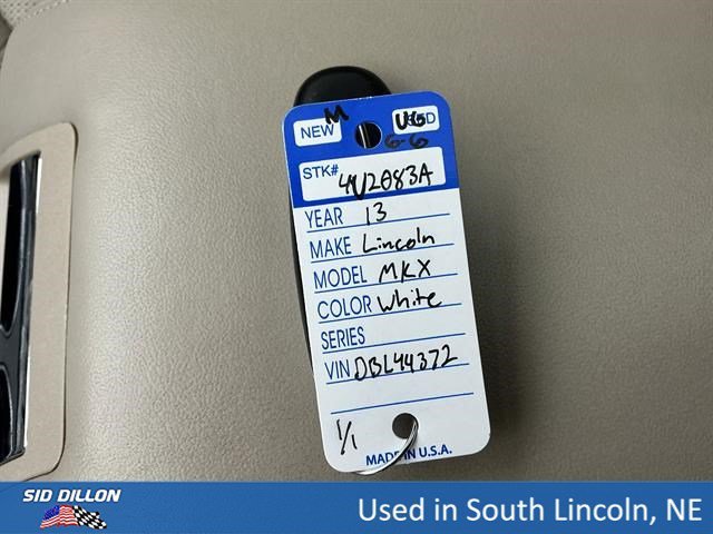 Used 2013 White Platinum Metallic Tri-Coat Lincoln AWD 4DR SUV image 7