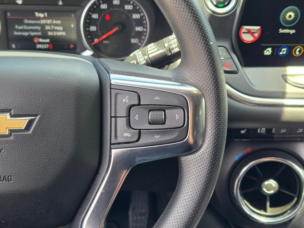 Used 2025 Black Chevrolet 2LT image 30