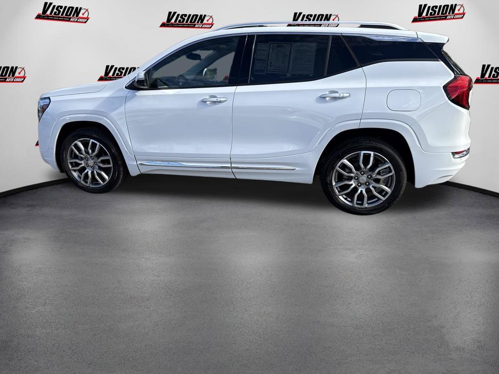 Used 2024 White GMC Denali image 8