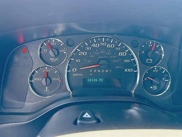 Used 2022 Summit White GMC Gas image 11