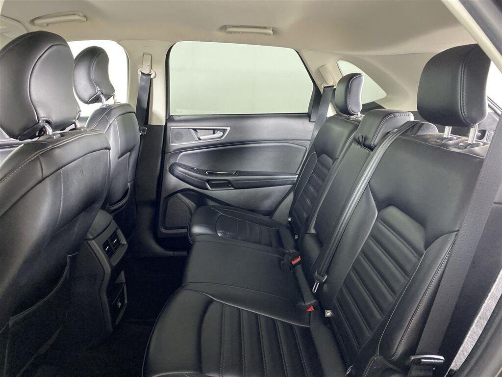 Used 2019 Magnetic Ford SEL image 26